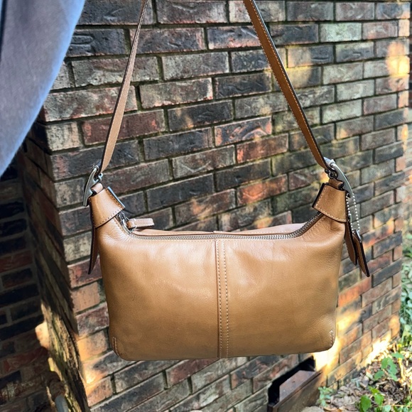 Coach Caramel Soft Leather Demi Legacy Shoulder Bag (9564) - Picture 2 of 9
